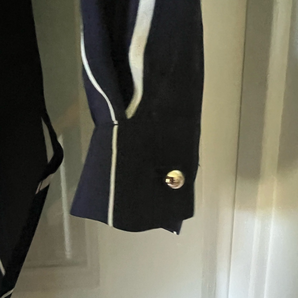 Papaya brand woman’s off the shoulder blouse navy with white pinstripes. Size S. - Picture 3 of 9